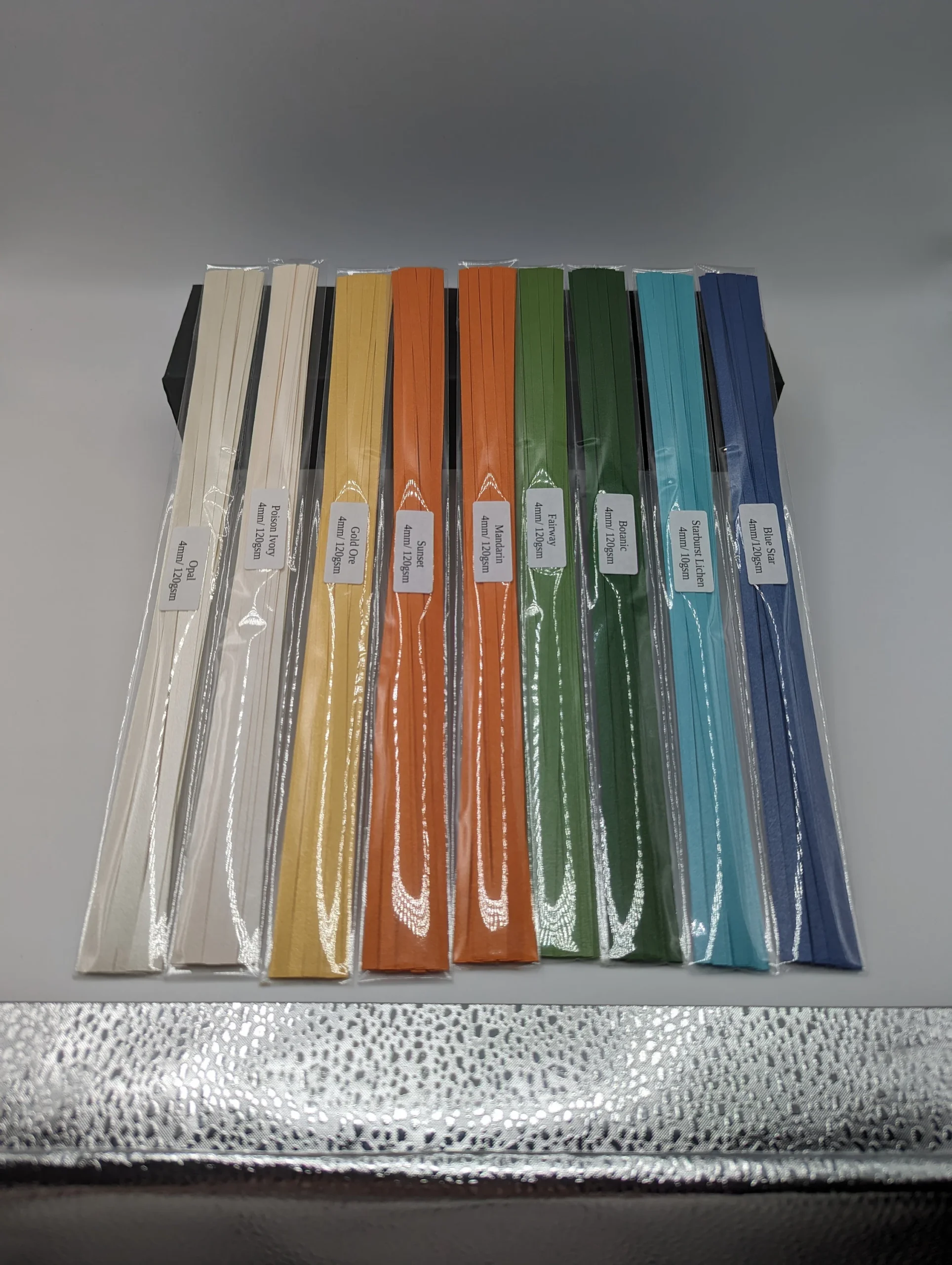 Quilling Paper: midweight 120 GSM Matt finish 4 mm x 28 cm + Bonus Vellum & Carrying Case - Image 2
